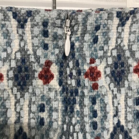 Ann Taylor Loft Blue Geometric‎ Print Pencil Skirt- 6 - Picture 4 of 9